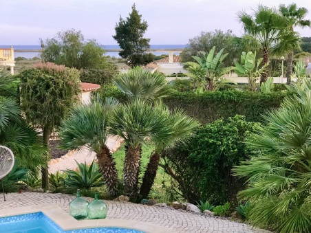 Algarve Urlaub mit Pool am Meer